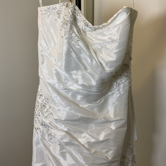 NWOT Sottero & Midgley Strapless Mermaid Beaded Wedding Dress Size 8 - Picture 3 of 12